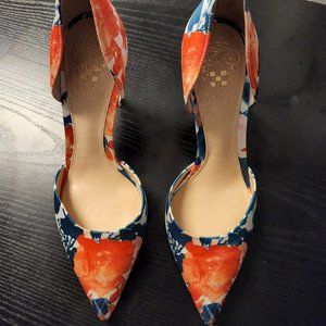 Vince Camuto Size 7 floral pumps